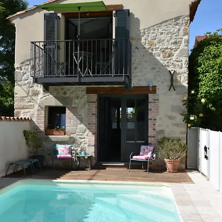 D'hotes De Charme La Pironine Auvergne 3*