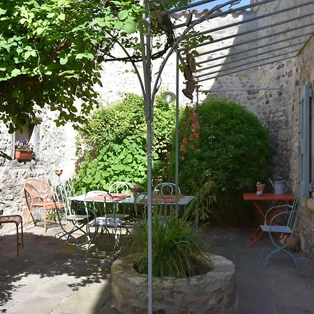 D'hôtes De Charme La Pironine Auvergne Casa de hóspedes 3*
